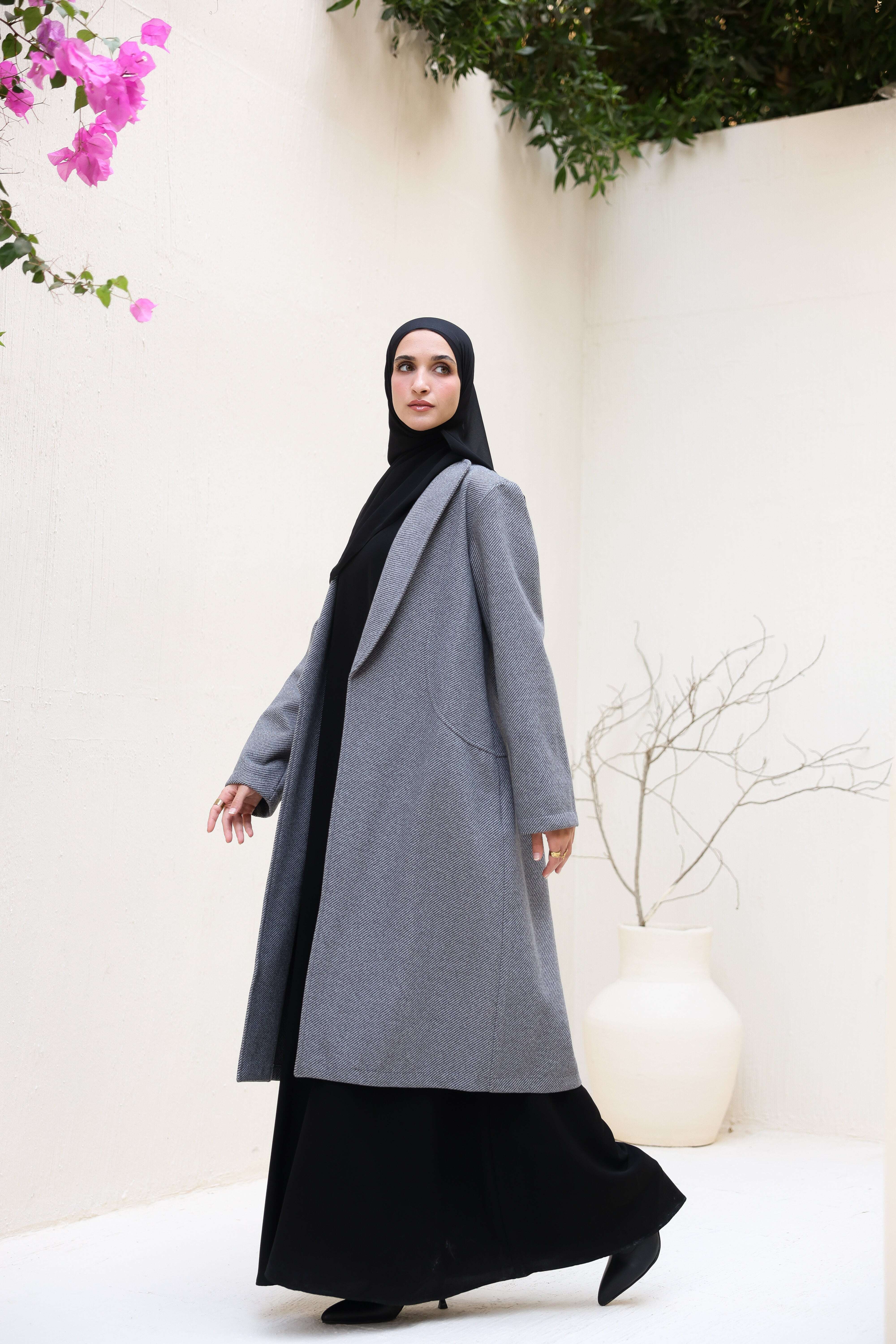 The gentle winter coat 057 Ibriz Abaya